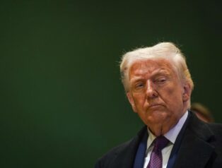 ABD Başkanı Trump’tan Umman’a Sert Hürmüz Boğazı Uyarısı