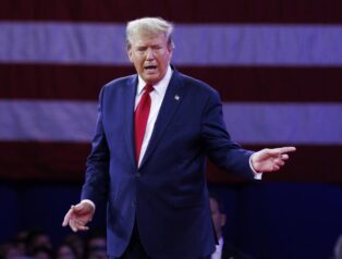 Trump’tan Doğumla Vatandaşlık ve ‘Doğum Turizmi’ Kararnamesi