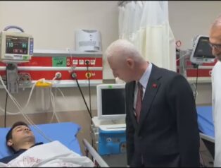 Vali Davut Gül’den Zeytinburnu’ndaki Otobüs Kazasında Yaralananlara Ziyaret