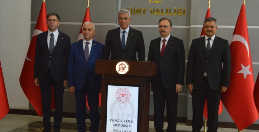 Sağlık Bakanı Memişoğlu Siirt’te Yeni Sağlık Yatırımlarını Müjdeledi