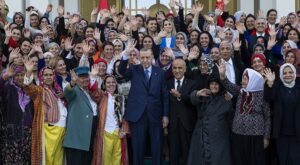 Ömer Çelik: Cumhurbaşkanımız Dünyada Demokratik Seçimlerle İş Başına Gelen En Tecrübeli Devlet Adamıdır