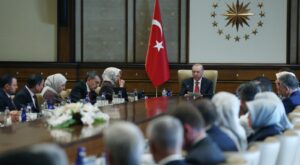 Cumhurbaşkanı Erdoğan, Kahramanmaraş’taki Okul Saldırısında Hayatını Kaybedenlerin Ailelerini Kabul Etti