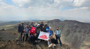 Ağrılı Dağcılardan Büyük Tendürek’e Tırmanış