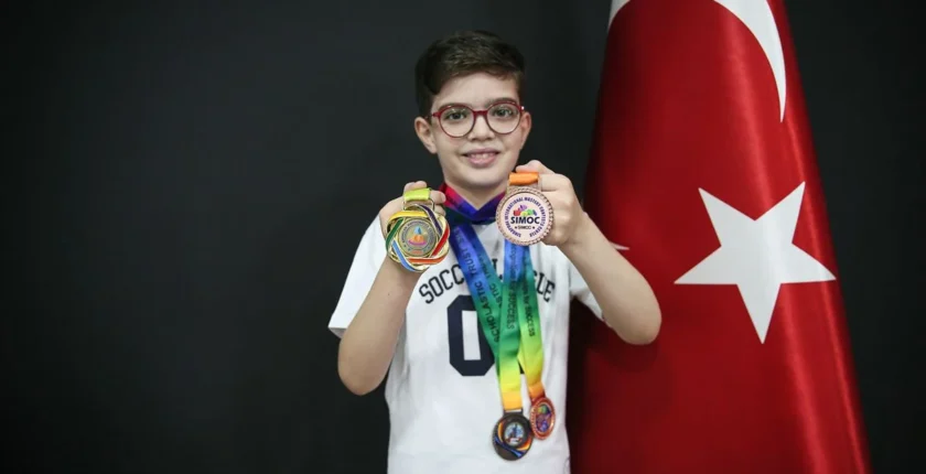 Bursa’dan 9 Yaşındaki Ömer Asaf’tan Singapur’da Çifte Bronz Madalya