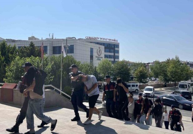 Ormanda Zorla Kadın Kıyafeti Giydirip Şantaj Yaptılar: 6 Gözaltı
